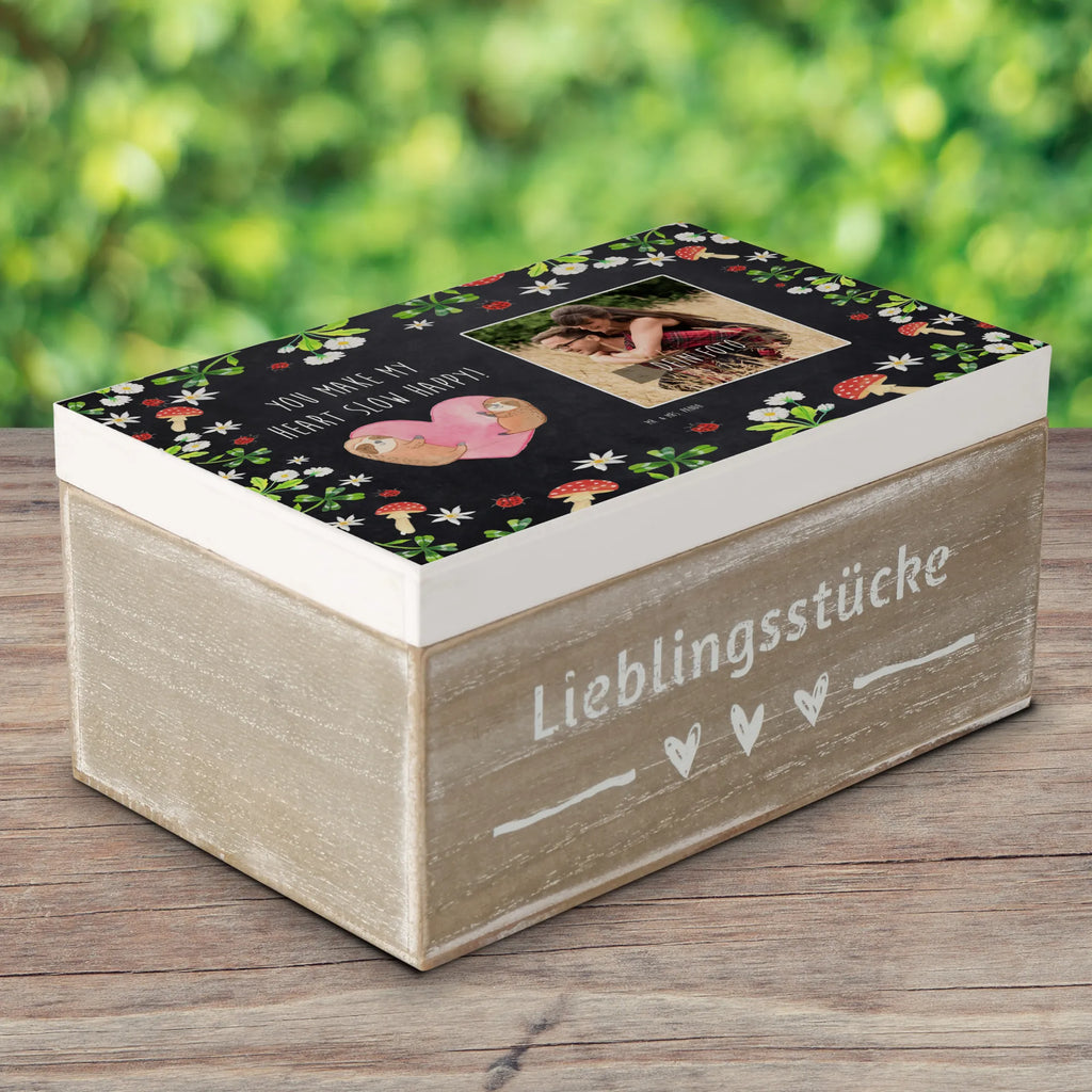 Personalisierte Foto Holzkiste Faultiere Herz Personalisierte Foto Holzkiste, Liebe, Partner, Freund, Freundin, Ehemann, Ehefrau, Heiraten, Verlobung, Heiratsantrag, Liebesgeschenk, Jahrestag, Hocheitstag, Valentinstag, Geschenk für Frauen, Hochzeitstag, Mitbringsel, Geschenk für Freundin, Geschenk für Partner, Liebesbeweis, für Männer, für Ehemann