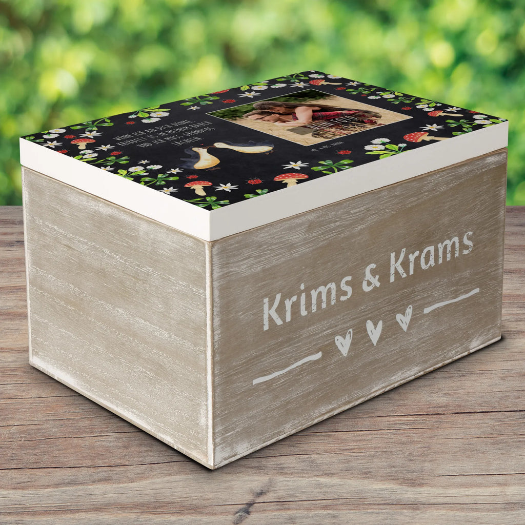 Personalisierte Foto Holzkiste Pinguine Kuss Personalisierte Foto Holzkiste, Liebe, Partner, Freund, Freundin, Ehemann, Ehefrau, Heiraten, Verlobung, Heiratsantrag, Liebesgeschenk, Jahrestag, Hocheitstag, Valentinstag, Geschenk für Frauen, Hochzeitstag, Mitbringsel, Geschenk für Freundin, Geschenk für Partner, Liebesbeweis, für Männer, für Ehemann