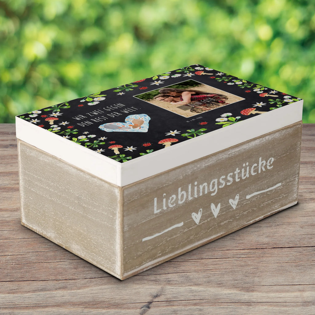 Personalisierte Foto Holzkiste Mäuse Herz Personalisierte Foto Holzkiste, Liebe, Partner, Freund, Freundin, Ehemann, Ehefrau, Heiraten, Verlobung, Heiratsantrag, Liebesgeschenk, Jahrestag, Hocheitstag, Maus, Mäuse, Liebesbotschaft, Liebesbeweis, Hochzeit, Lieblingsmensch, Gemeinsamkeit, Love, Geschenk für zwei