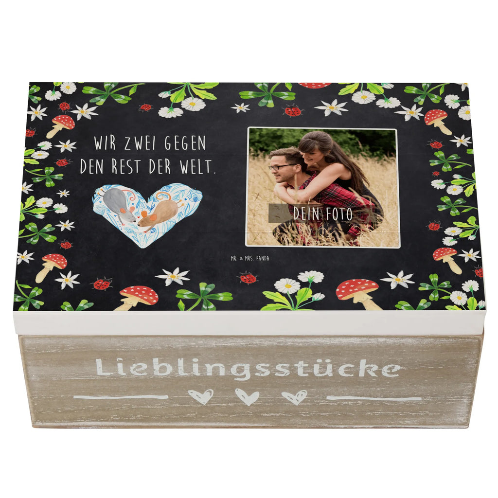 Personalisierte Foto Holzkiste Mäuse Herz Personalisierte Foto Holzkiste, Liebe, Partner, Freund, Freundin, Ehemann, Ehefrau, Heiraten, Verlobung, Heiratsantrag, Liebesgeschenk, Jahrestag, Hocheitstag, Maus, Mäuse, Liebesbotschaft, Liebesbeweis, Hochzeit, Lieblingsmensch, Gemeinsamkeit, Love, Geschenk für zwei