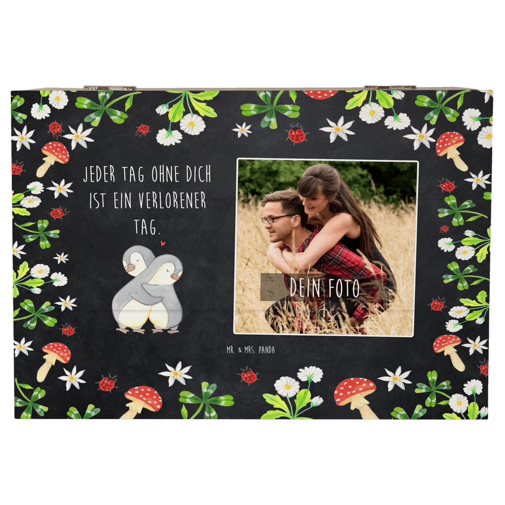 Personalisierte Foto Holzkiste Pinguine Kuscheln Personalisierte Foto Holzkiste, Liebe, Partner, Freund, Freundin, Ehemann, Ehefrau, Heiraten, Verlobung, Heiratsantrag, Liebesgeschenk, Jahrestag, Hocheitstag, Valentinstag, Geschenk für Frauen, Hochzeitstag, Mitbringsel, Geschenk für Freundin, Geschenk für Partner, Liebesbeweis, für Männer, für Ehemann