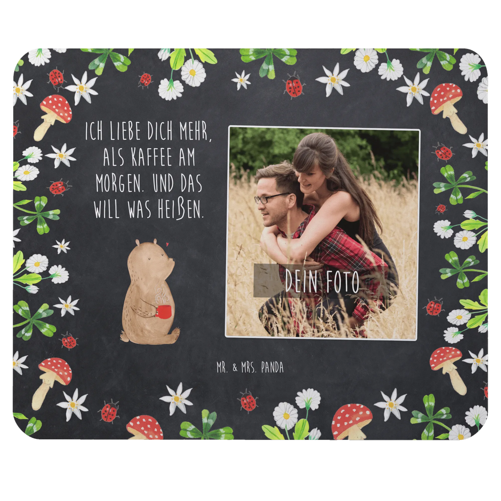 Personalisiertes Foto Mauspad Bär Morgenkaffee Personalisiertes Foto Mauspad, Liebe, Partner, Freund, Freundin, Ehemann, Ehefrau, Heiraten, Verlobung, Heiratsantrag, Liebesgeschenk, Jahrestag, Hocheitstag, Valentinstag, Geschenk für Frauen, Hochzeitstag, Mitbringsel, Geschenk für Freundin, Geschenk für Partner, Liebesbeweis, für Männer, für Ehemann