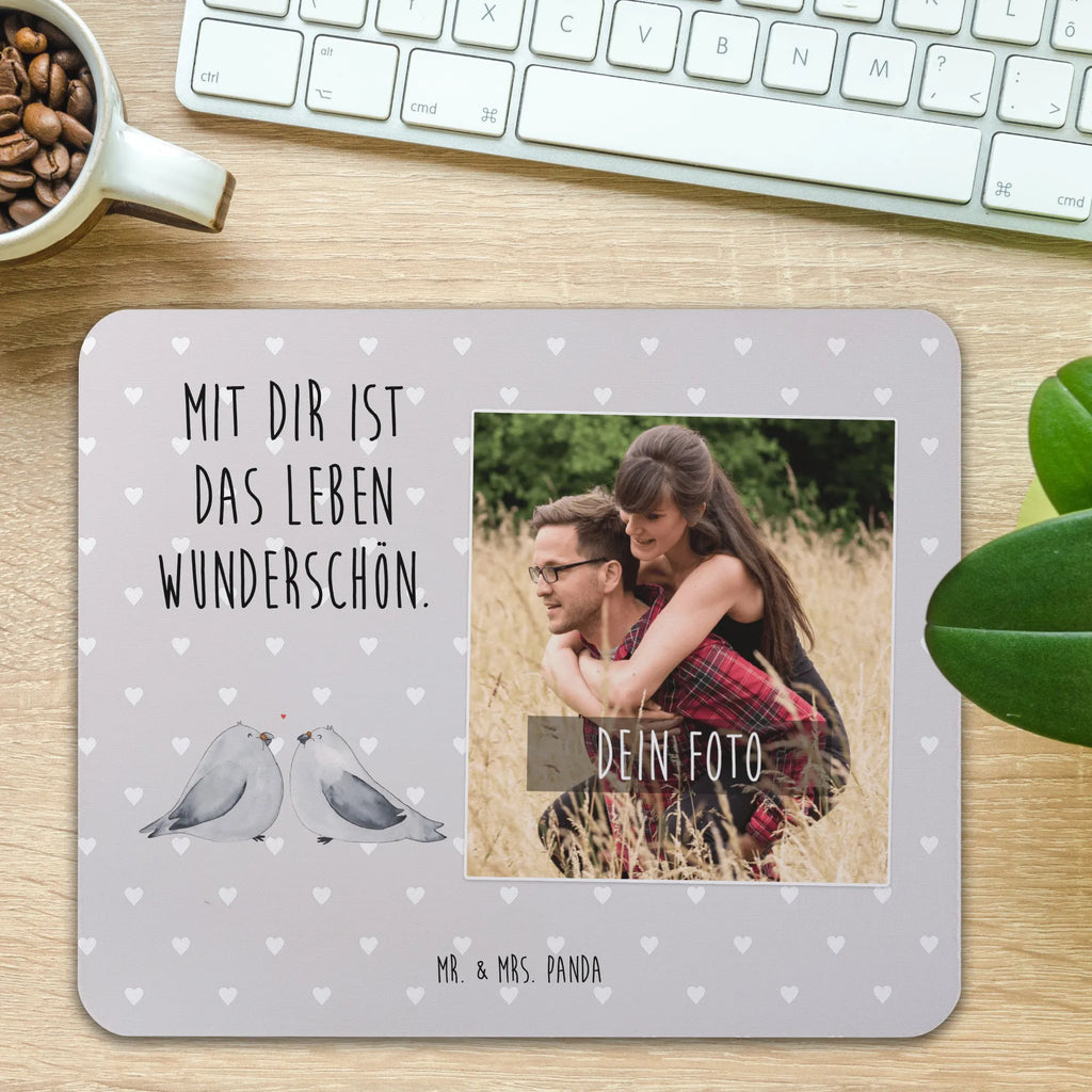 Personalisiertes Foto Mauspad Turteltauben Liebe Personalisiertes Foto Mauspad, Liebe, Partner, Freund, Freundin, Ehemann, Ehefrau, Heiraten, Verlobung, Heiratsantrag, Liebesgeschenk, Jahrestag, Hocheitstag, Turteltauben, Turteltäubchen, Tauben, Verliebt, Verlobt, Verheiratet, Geschenk Freundin, Geschenk Freund, Liebesbeweis, Hochzeitstag, Geschenk Hochzeit