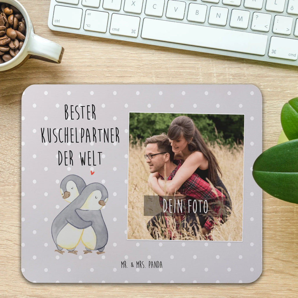 Personalisiertes Foto Mauspad Pinguin Bester Kuschelpartner der Welt Personalisiertes Foto Mauspad, für, Dankeschön, Geschenk, Schenken, Geburtstag, Geburtstagsgeschenk, Geschenkidee, Danke, Bedanken, Mitbringsel, Freude machen, Geschenktipp, Kuschelpartner, Lebenspartner, Ehepartner, Partner, Ehemann, Ehefrau, Kuscheln, Bett, Liebe, Freund, Freundin, Hochzeitstag, verliebt