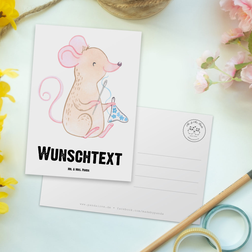 Personalisierte Postkarte Maus Nähen Postkarte mit Namen, Postkarte bedrucken, Postkarte mit Wunschtext, Postkarte personalisierbar, Geschenkkarte mit Namen, Grußkarte mit Namen, Karte mit Namen, Einladung mit Namen, Ansichtskarte mit Namen, Geschenkkarte mit Wunschtext, Grußkarte mit Wunschtext, Karte mit Wunschtext, Einladung mit Wunschtext, Ansichtskarte mit Wunschtext, Geschenk, Sport, Sportart, Hobby, Schenken, Danke, Dankeschön, Auszeichnung, Gewinn, Sportler, Nähen, kreatives Hobby, Nähkurs, Nähmaschine, DIY