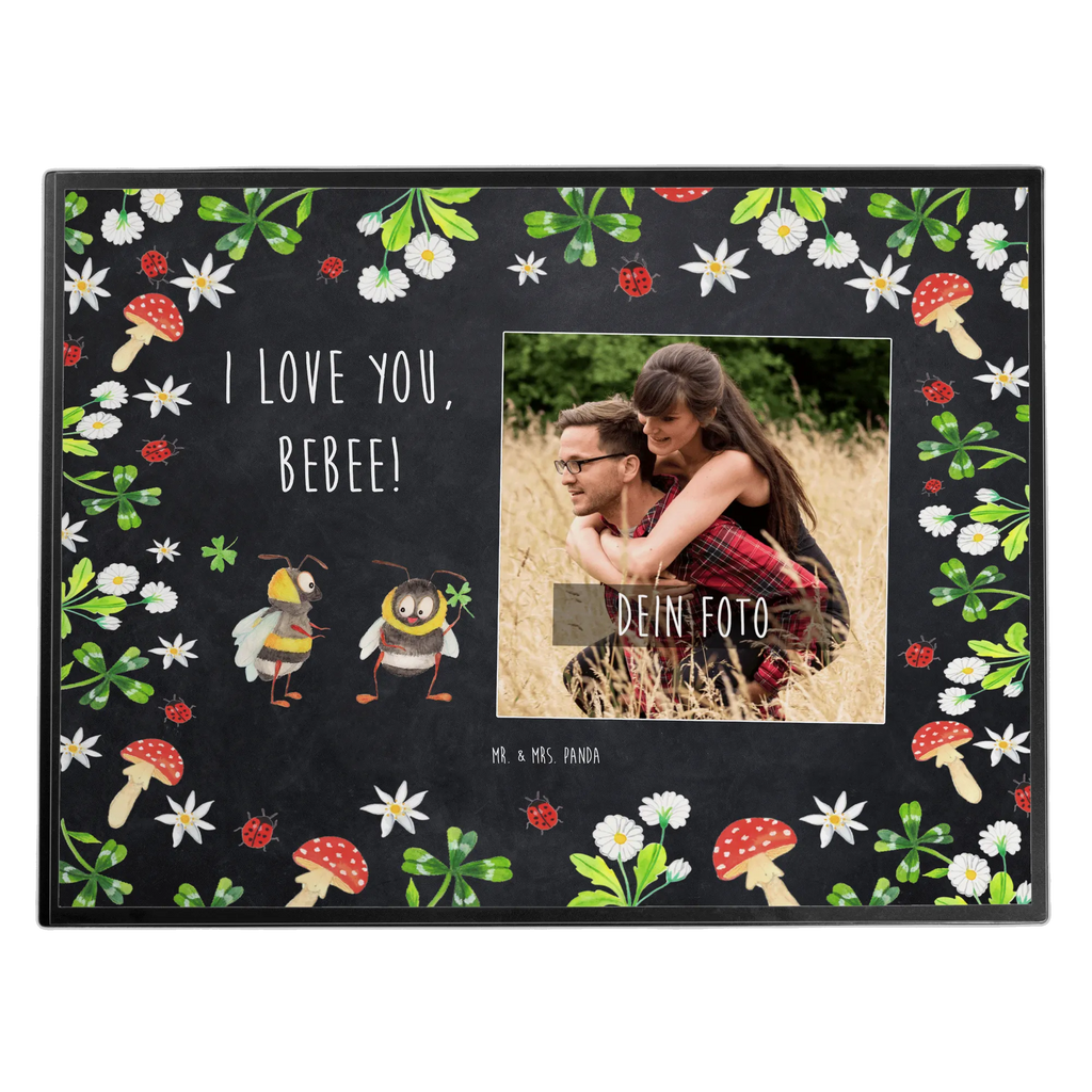 Personalisierte Foto Schreibtischunterlage Bienen Paar Personalisierte Foto Schreibtischunterlage, Liebe, Partner, Freund, Freundin, Ehemann, Ehefrau, Heiraten, Verlobung, Heiratsantrag, Liebesgeschenk, Jahrestag, Hocheitstag, Valentinstag, Geschenk für Frauen, Hochzeitstag, Mitbringsel, Geschenk für Freundin, Geschenk für Partner, Liebesbeweis, für Männer, für Ehemann, Schildkröten, verliebte Schildkröten