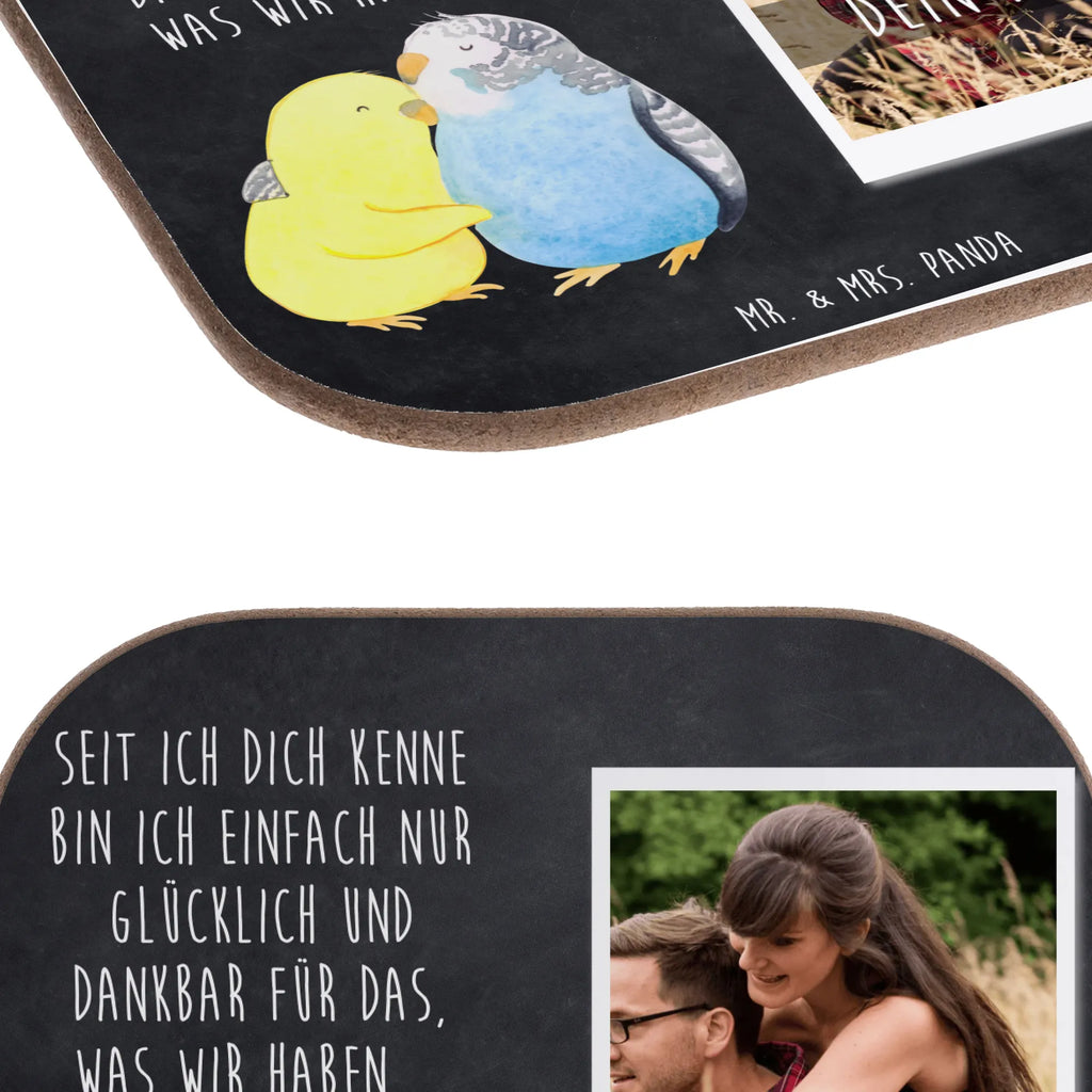 Personalisierter Foto Untersetzer Wellensittich Liebe Personalisierter Foto Untersetzer, Liebe, Partner, Freund, Freundin, Ehemann, Ehefrau, Heiraten, Verlobung, Heiratsantrag, Liebesgeschenk, Jahrestag, Hocheitstag, Vögel, Wellensittich, Nähe, Kuscheln, Vertrauen