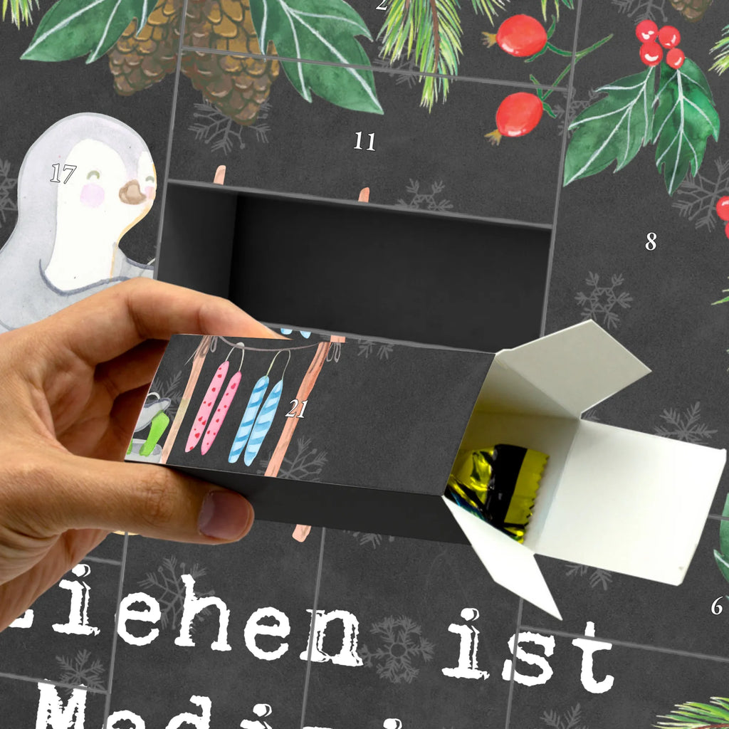 Befüllbarer Adventskalender Pinguin Kerzenziehen Befüllbarer Adventskalender, Adventskalender zum selbst befüllen, Geschenk, Sport, Sportart, Hobby, Schenken, Danke, Dankeschön, Auszeichnung, Gewinn, Sportler, Kerzenziehen, Kerzen ziehen. DIY, Deko basteln