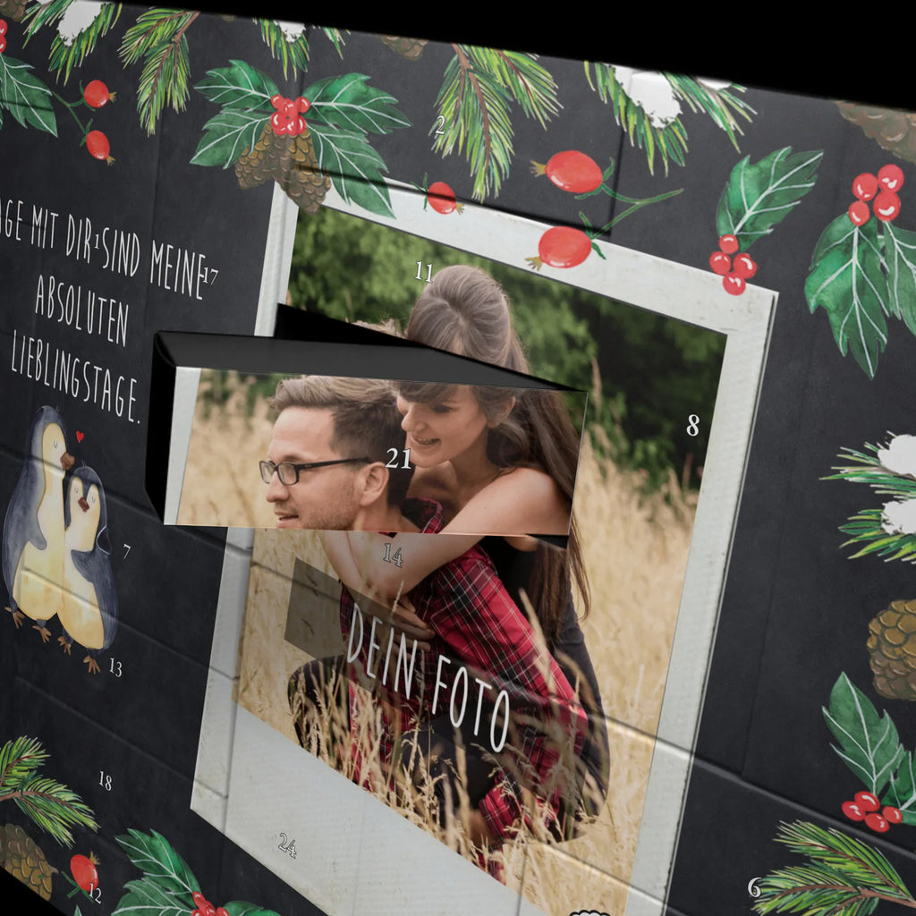 Personalisierter Befüllbarer Foto Adventskalender Pinguin umarmen Personalisierter Befüllbarer Foto Adventskalender, Pinguin, Liebe, Liebespaar, Liebesbeweis, Liebesgeschenk, Verlobung, Jahrestag, Hochzeitstag, Hochzeit, Hochzeitsgeschenk