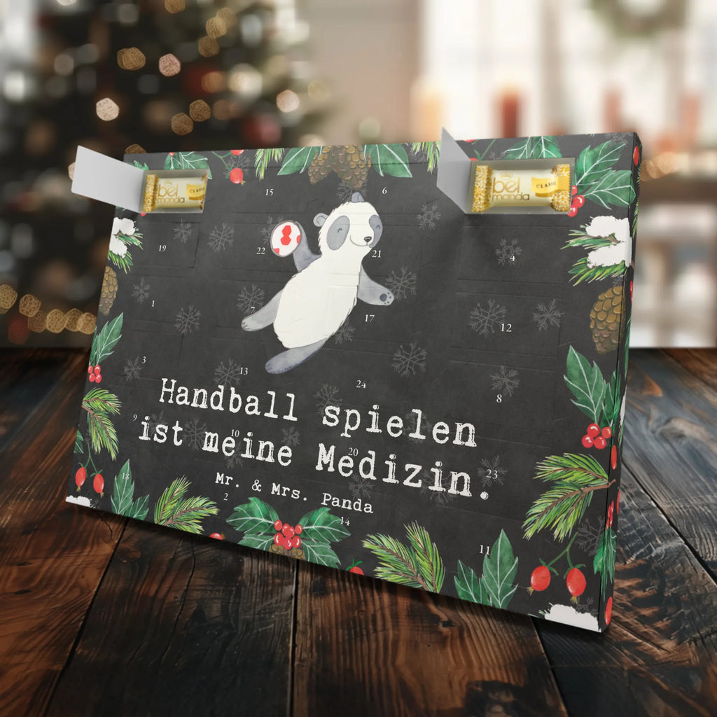 Marzipan Adventskalender Panda Handball spielen Marzipan Adventskalender, Geschenk, Sport, Sportart, Hobby, Schenken, Danke, Dankeschön, Auszeichnung, Gewinn, Sportler, Handball spielen, Handball Turnier, Handball Club, Handball Verein