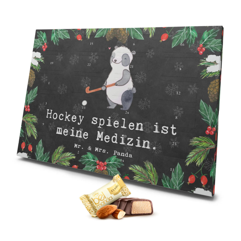 Marzipan Adventskalender Panda Hockey spielen Marzipan Adventskalender, Geschenk, Sport, Sportart, Hobby, Schenken, Danke, Dankeschön, Auszeichnung, Gewinn, Sportler, Hockey spielen, Feldhockey, Hockeyschläger, Hockey Verein