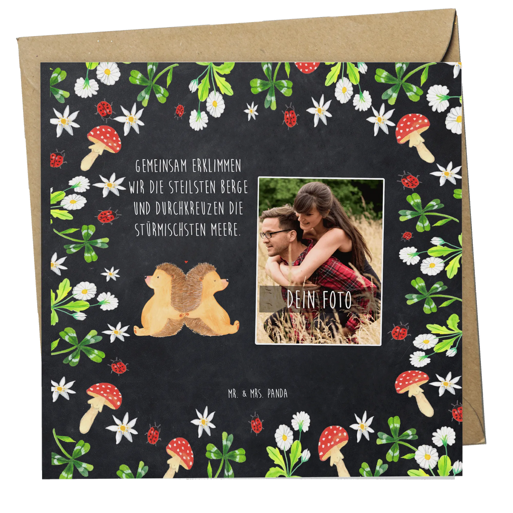 Personalisierte Foto Deluxe Karte Igel händchenhaltend Personalisierte Foto Grußkarte, Liebe, Partner, Freund, Freundin, Ehemann, Ehefrau, Heiraten, Verlobung, Heiratsantrag, Liebesgeschenk, Jahrestag, Hocheitstag, Igel, Igelliebe, Hand in Hand, Liebesbeweis, große Liebe, Liebesbotschaft, Hochzeit, Lieblingsmensch, Gemeinsamkeit, Love, Geschenk für zwei