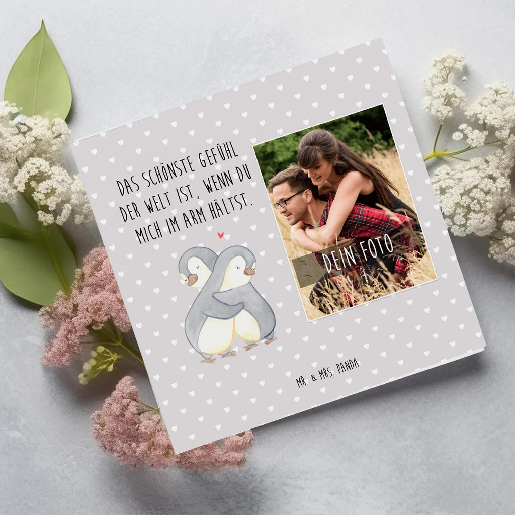 Personalisierte Foto Deluxe Karte Pinguine Kuscheln Personalisierte Foto Grußkarte, Liebe, Partner, Freund, Freundin, Ehemann, Ehefrau, Heiraten, Verlobung, Heiratsantrag, Liebesgeschenk, Jahrestag, Hocheitstag, Valentinstag, Geschenk für Frauen, Hochzeitstag, Mitbringsel, Geschenk für Freundin, Geschenk für Partner, Liebesbeweis, für Männer, für Ehemann