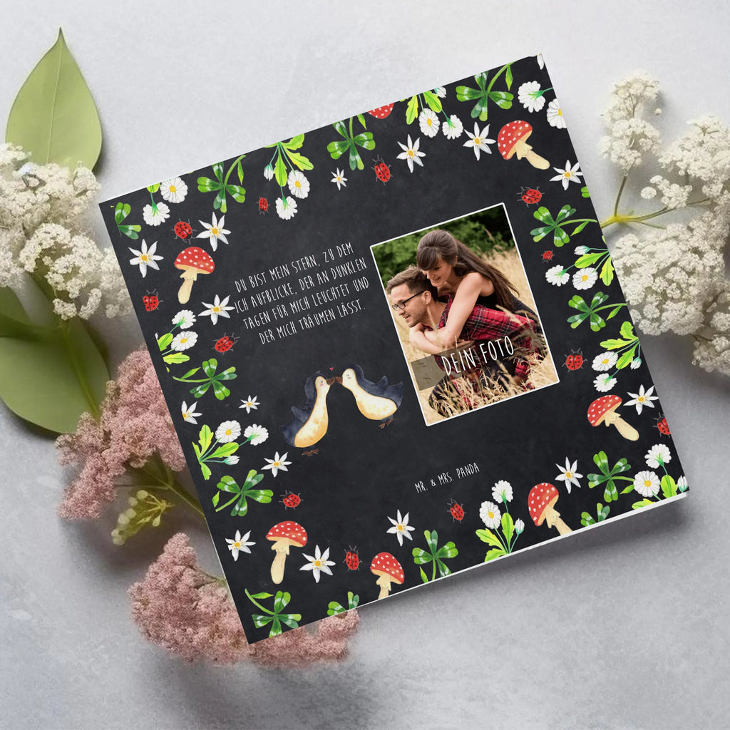 Personalisierte Foto Deluxe Karte Pinguin Liebe Personalisierte Foto Grußkarte, Liebe, Partner, Freund, Freundin, Ehemann, Ehefrau, Heiraten, Verlobung, Heiratsantrag, Liebesgeschenk, Jahrestag, Hocheitstag, Pinguin, Pinguine, Pinguin Paar, Pinguinpaar, Pinguin Liebe, Paar, Pärchen. Liebespaar, Liebesbeweis, Liebesspruch, Hochzeitstag, Geschenk Freund, Geschenk Freundin, Verlobte, Verlobter, Love, Geschenk Hochzeitstag, Geschenkidee, Hochzeit, Gastgeschenk