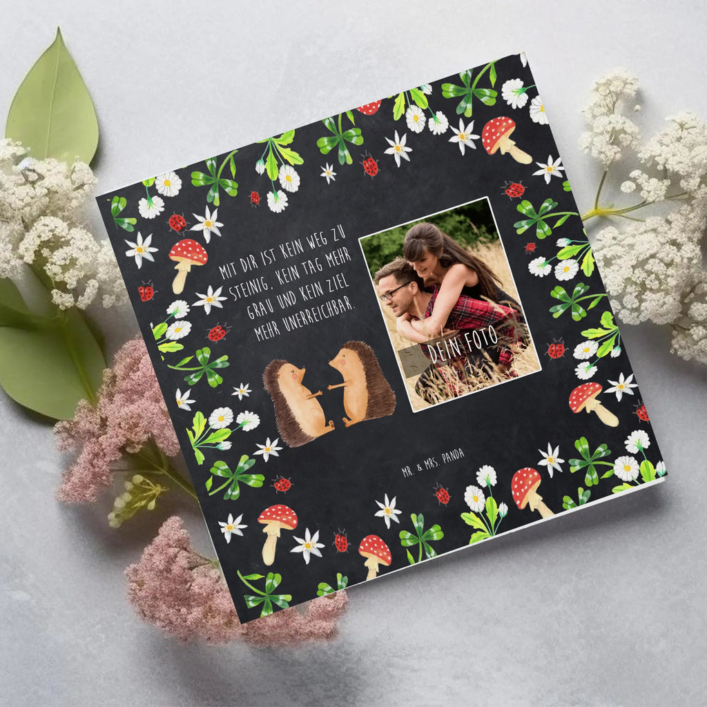 Personalisierte Foto Deluxe Karte Igel Liebe Personalisierte Foto Grußkarte, Liebe, Partner, Freund, Freundin, Ehemann, Ehefrau, Heiraten, Verlobung, Heiratsantrag, Liebesgeschenk, Jahrestag, Hocheitstag, Verliebt, Verlobt, Verheiratet, Geschenk, Liebesbeweis, Hochzeitstag, Hochzeit, Igel