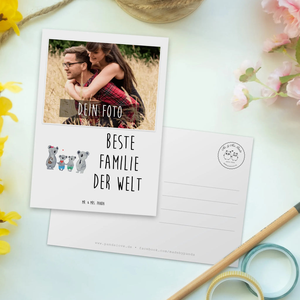 Personalisierte Foto Postkarte Koala Familie zwei Personalisierte Foto Postkarte, Familie, Vatertag, Muttertag, Bruder, Schwester, Mama, Papa, Oma, Opa, Koala, Koalabär, beste Familie, Familienzeit, Familienleben, Koalafamilie, Lieblingsfamilie