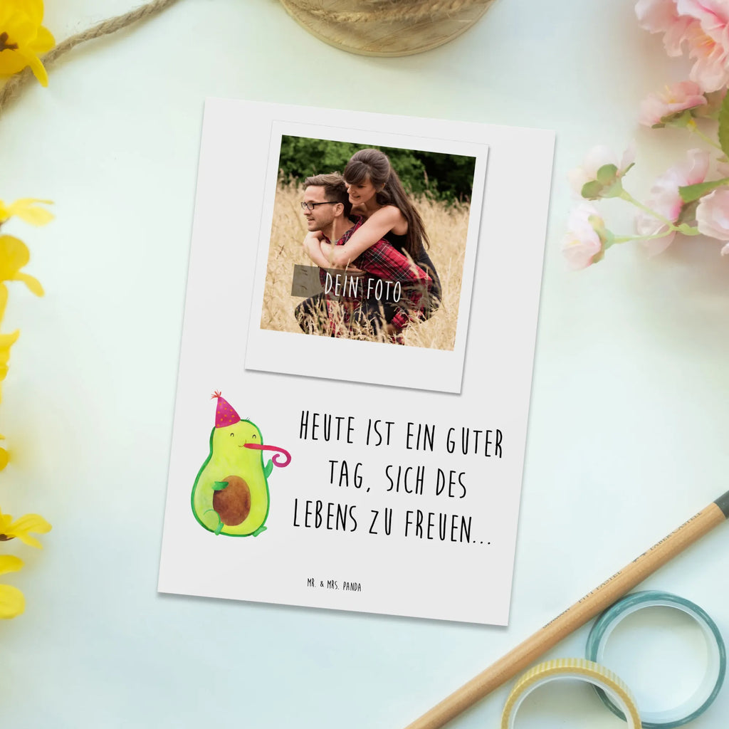 Personalized Photo Postcard avocado Celebration Personalisierte Foto Postkarte, Avocado, Veggie, Vegan, Gesund, Party, Feierlichkeit, Feier, Fete, Geburtstag, Gute Laune, Tröte