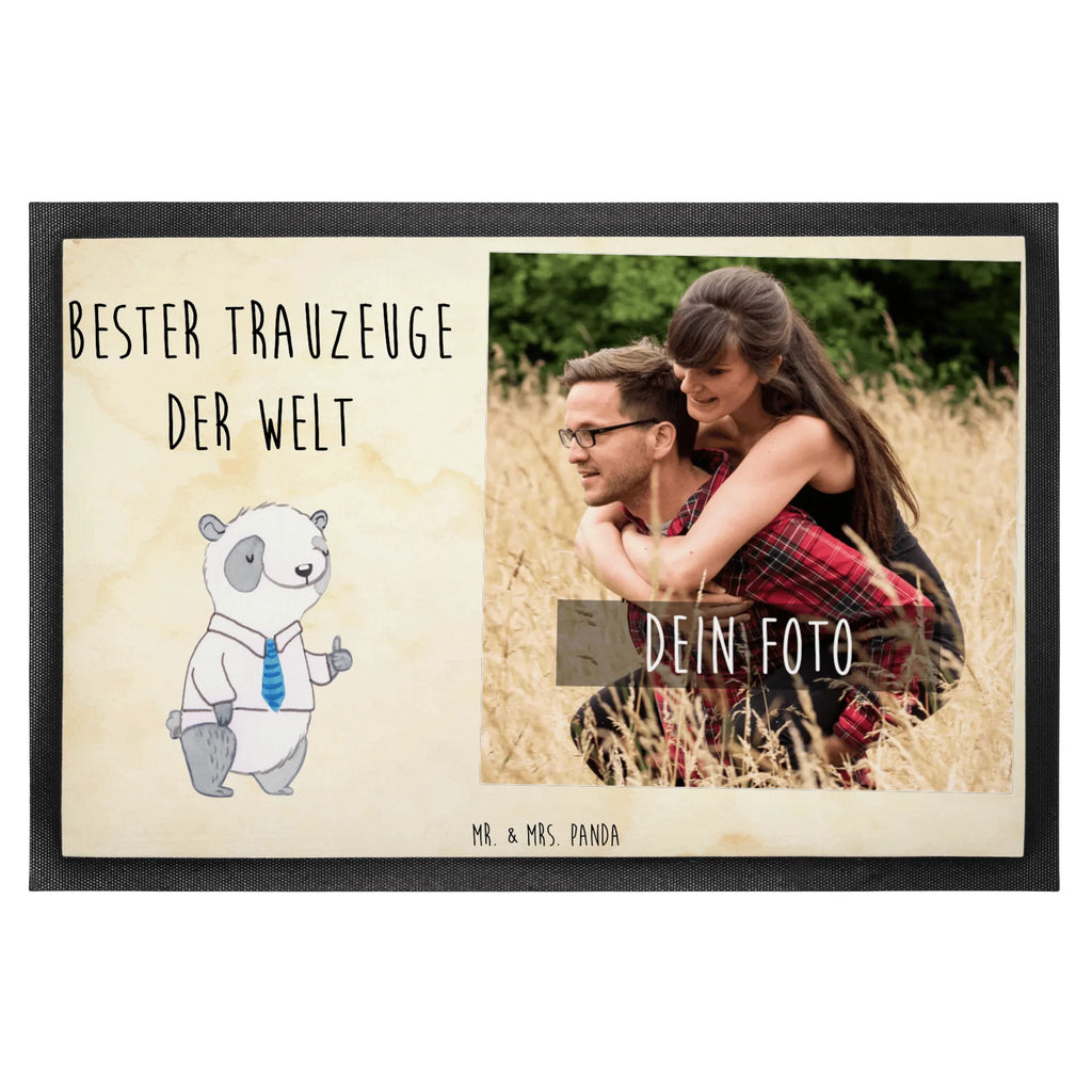 Personalisierte Foto Fußmatte Panda Bester Trauzeuge der Welt Personalisierte Foto Fußmatte, für, Dankeschön, Geschenk, Schenken, Geburtstag, Geburtstagsgeschenk, Geschenkidee, Danke, Bedanken, Mitbringsel, Freude machen, Geschenktipp, Trauzeuge, Trauhzeuge, Hochzeit, Heirat, JGA, Trauung, Kirche, Standesamt, Braut, Bräutigam