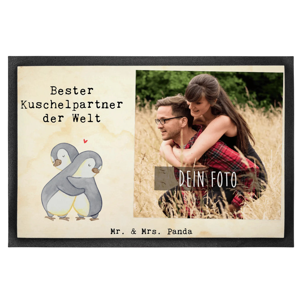 Personalisierte Foto Fußmatte Pinguin Bester Kuschelpartner der Welt Personalisierte Foto Fußmatte, für, Dankeschön, Geschenk, Schenken, Geburtstag, Geburtstagsgeschenk, Geschenkidee, Danke, Bedanken, Mitbringsel, Freude machen, Geschenktipp, Kuschelpartner, Lebenspartner, Ehepartner, Partner, Ehemann, Ehefrau, Kuscheln, Bett, Liebe, Freund, Freundin, Hochzeitstag, verliebt