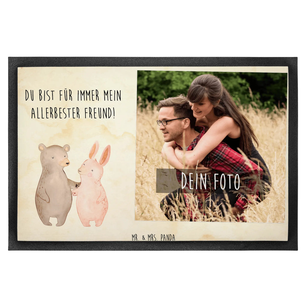 Personalisierte Foto Fußmatte Bär und Hase Umarmen Personalisierte Foto Fußmatte, Liebe, Partner, Freund, Freundin, Ehemann, Ehefrau, Heiraten, Verlobung, Heiratsantrag, Liebesgeschenk, Jahrestag, Hocheitstag, Freunde, bester Freund, Hase, Bär, Bärchen, best friends