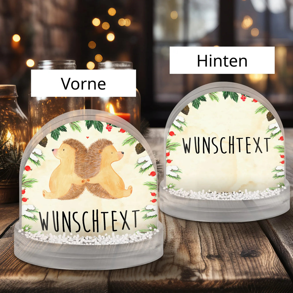 Personalisierte Schneekugel Igel händchenhaltend Personalisierte Schneekugel, Personalisierte Schüttelkugel, Personalisierte  Wunderkugel, Liebe, Partner, Freund, Freundin, Ehemann, Ehefrau, Heiraten, Verlobung, Heiratsantrag, Liebesgeschenk, Jahrestag, Hocheitstag, Igel, Igelliebe, Hand in Hand, Liebesbeweis, große Liebe, Liebesbotschaft, Hochzeit, Lieblingsmensch, Gemeinsamkeit, Love, Geschenk für zwei