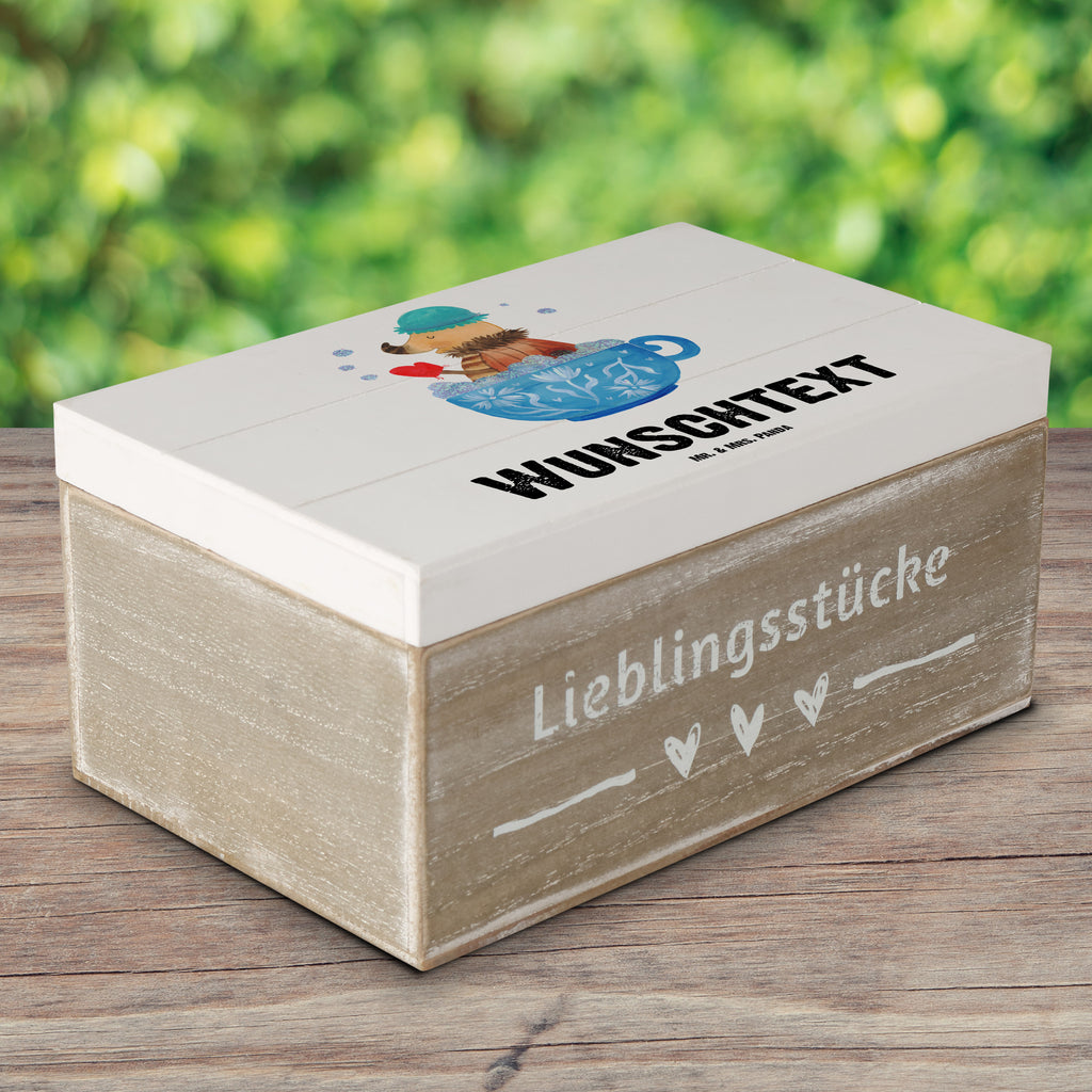 Personalisierte Holzkiste Nachtfalter Schaumbad Holzkiste mit Namen, Kiste mit Namen, Schatzkiste mit Namen, Truhe mit Namen, Schatulle mit Namen, Erinnerungsbox mit Namen, Erinnerungskiste, mit Namen, Dekokiste mit Namen, Aufbewahrungsbox mit Namen, Holzkiste Personalisiert, Kiste Personalisiert, Schatzkiste Personalisiert, Truhe Personalisiert, Schatulle Personalisiert, Erinnerungsbox Personalisiert, Erinnerungskiste Personalisiert, Dekokiste Personalisiert, Aufbewahrungsbox Personalisiert, Geschenkbox personalisiert, GEschenkdose personalisiert, Tiermotive, Gute Laune, lustige Sprüche, Tiere, Nachtfalter, Schaumbad, Badezimmer, Bad, WC, Badezimmerdeko, Baden, Tasse, Träumen, verträumt, Ziele, Zeitmanagement