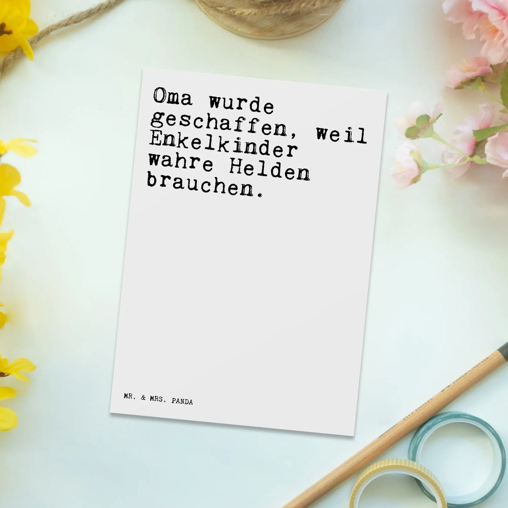 Postkarte Sprüche und Zitate Oma wurde geschaffen, weil Enkelkinder wahre Helden brauchen. Postkarte, Karte, Geschenkkarte, Grußkarte, Einladung, Ansichtskarte, Geburtstagskarte, Einladungskarte, Dankeskarte, Ansichtskarten, Einladung Geburtstag, Einladungskarten Geburtstag, Spruch, Sprüche, lustige Sprüche, Weisheiten, Zitate, Spruch Geschenke, Spruch Sprüche Weisheiten Zitate Lustig Weisheit Worte