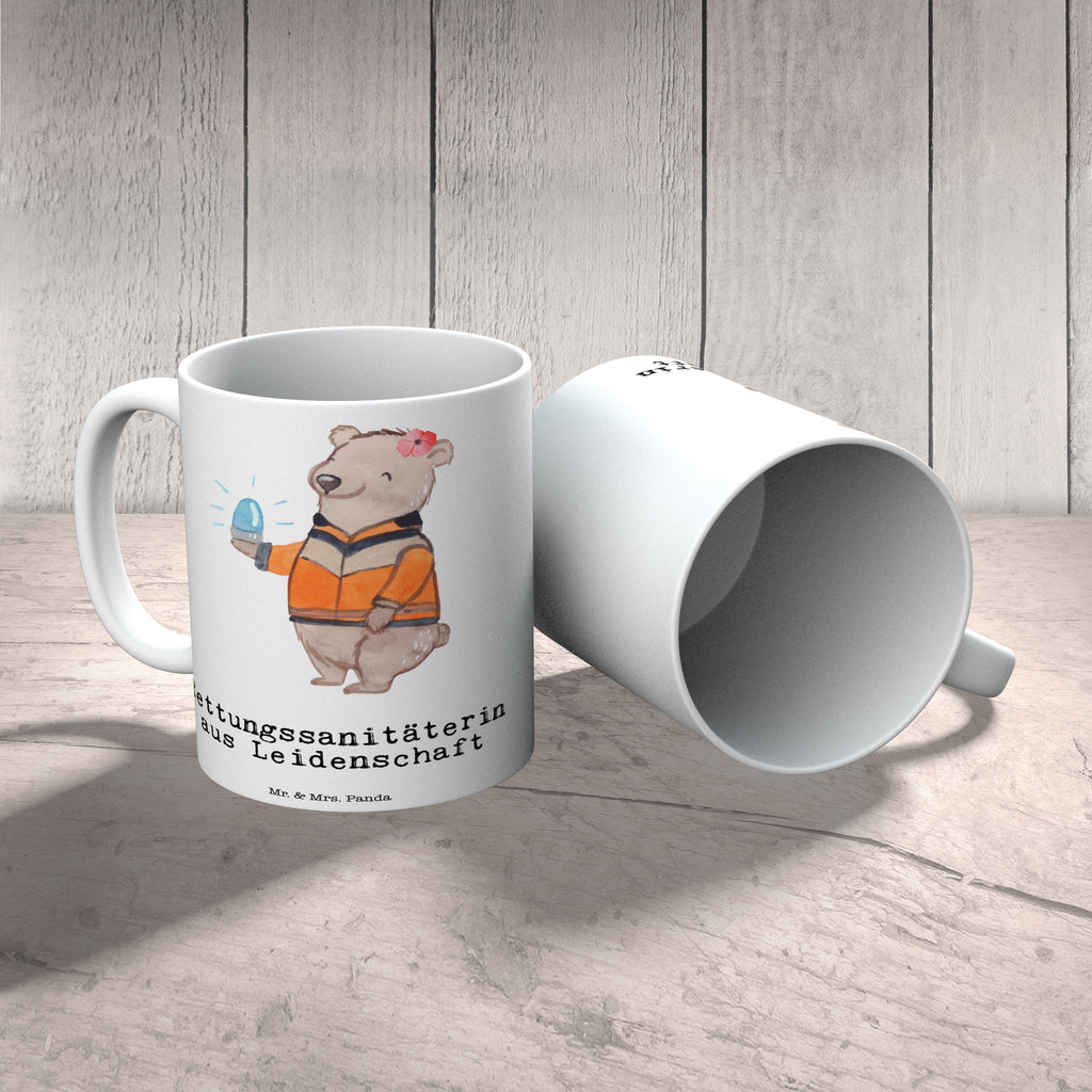 Tasse Rettungssanitäterin aus Leidenschaft Tasse, Kaffeetasse, Teetasse, Becher, Kaffeebecher, Teebecher, Keramiktasse, Porzellantasse, Büro Tasse, Geschenk Tasse, Tasse Sprüche, Tasse Motive, Kaffeetassen, Tasse bedrucken, Designer Tasse, Cappuccino Tassen, Schöne Teetassen, Beruf, Ausbildung, Jubiläum, Abschied, Rente, Kollege, Kollegin, Geschenk, Schenken, Arbeitskollege, Mitarbeiter, Firma, Danke, Dankeschön