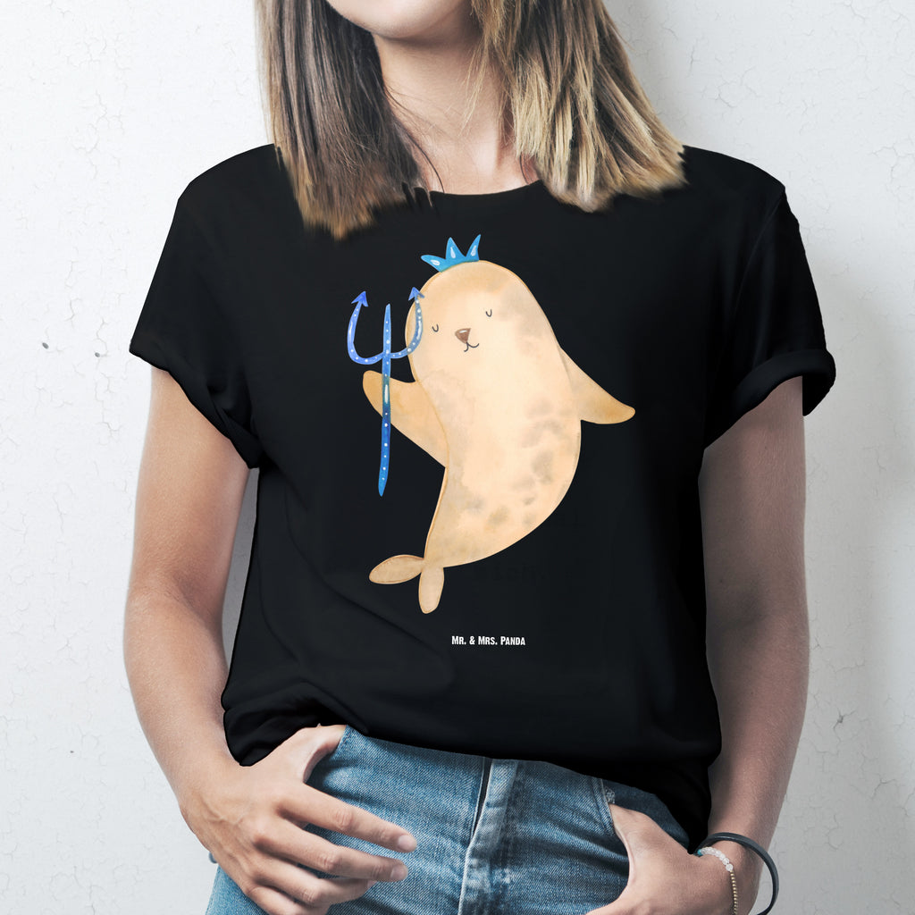 T-Shirt Standard Sternzeichen Wassermann T-Shirt, Shirt, Tshirt, Lustiges T-Shirt, T-Shirt mit Spruch, Party, Junggesellenabschied, Jubiläum, Geburstag, Herrn, Damen, Männer, Frauen, Schlafshirt, Nachthemd, Sprüche, Tierkreiszeichen, Sternzeichen, Horoskop, Astrologie, Aszendent, Meermann, Nix, Wassermann Geschenk, Wassermann Sternzeichen, Geschenk Januar, Geschenk Februar, Geburtstag Januar, Geburtstag Februar, Meer Geschenk