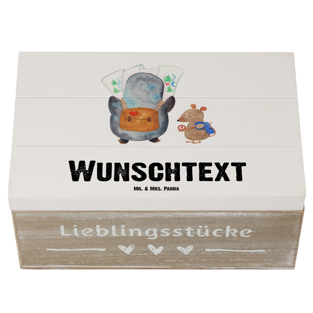 Personalisierte Holzkiste Pinguin & Maus Wanderer Holzkiste mit Namen, Kiste mit Namen, Schatzkiste mit Namen, Truhe mit Namen, Schatulle mit Namen, Erinnerungsbox mit Namen, Erinnerungskiste, mit Namen, Dekokiste mit Namen, Aufbewahrungsbox mit Namen, Holzkiste Personalisiert, Kiste Personalisiert, Schatzkiste Personalisiert, Truhe Personalisiert, Schatulle Personalisiert, Erinnerungsbox Personalisiert, Erinnerungskiste Personalisiert, Dekokiste Personalisiert, Aufbewahrungsbox Personalisiert, Geschenkbox personalisiert, GEschenkdose personalisiert, Pinguin, Pinguine, Abenteurer, Abenteuer, Roadtrip, Ausflug, Wanderlust, wandern