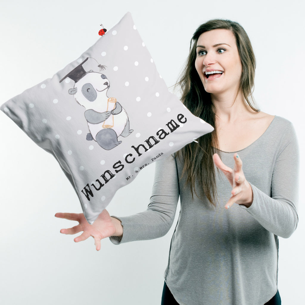 Personalisiertes Kissen Panda Bester Student der Welt Kissen, personalisiert, Name, Wunschname, bedrucken, Kopfkissen, für, Dankeschön, Geschenk, Schenken, Geburtstag, Geburtstagsgeschenk, Geschenkidee, Danke, Bedanken, Mitbringsel, Freude machen, Geschenktipp, Student, Studium, Sohn, Spaß, Musterschüler, lustig, Studienabschluss, witzig, Universität, Abschluss, Alumni, Uni, Studenten, Hochschule