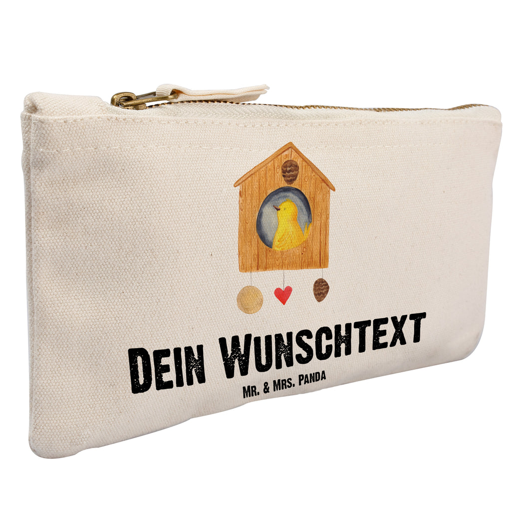 Personalisierte Schminktasche Vogelhaus Personalisierte Schminktasche, Personalisierte Kosmetiktasche, Personalisierter Kosmetikbeutel, Personalisiertes Stiftemäppchen, Personalisiertes Etui, Personalisierte Federmappe, Personalisierte Makeup Bag, Personalisiertes Schminketui, Personalisiertes Kosmetiketui, Personalisiertes Schlamperetui, Schminktasche mit Namen, Kosmetiktasche mit Namen, Kosmetikbeutel mit Namen, Stiftemäppchen mit Namen, Etui mit Namen, Federmappe mit Namen, Makeup Bg mit Namen, Schminketui mit Namen, Kosmetiketui mit Namen, Schlamperetui mit Namen, Schminktasche personalisieren, Schminktasche bedrucken, Schminktasche selbst gestalten, Tiermotive, Gute Laune, lustige Sprüche, Tiere, Vogel, Vögel, Vogelhaus, Vogelhäuschen, Home sweet home, Zuhause, Nest, Eigenheim, Familie, Wohnung, Haus, unser Haus, Lieblingsort, Castle