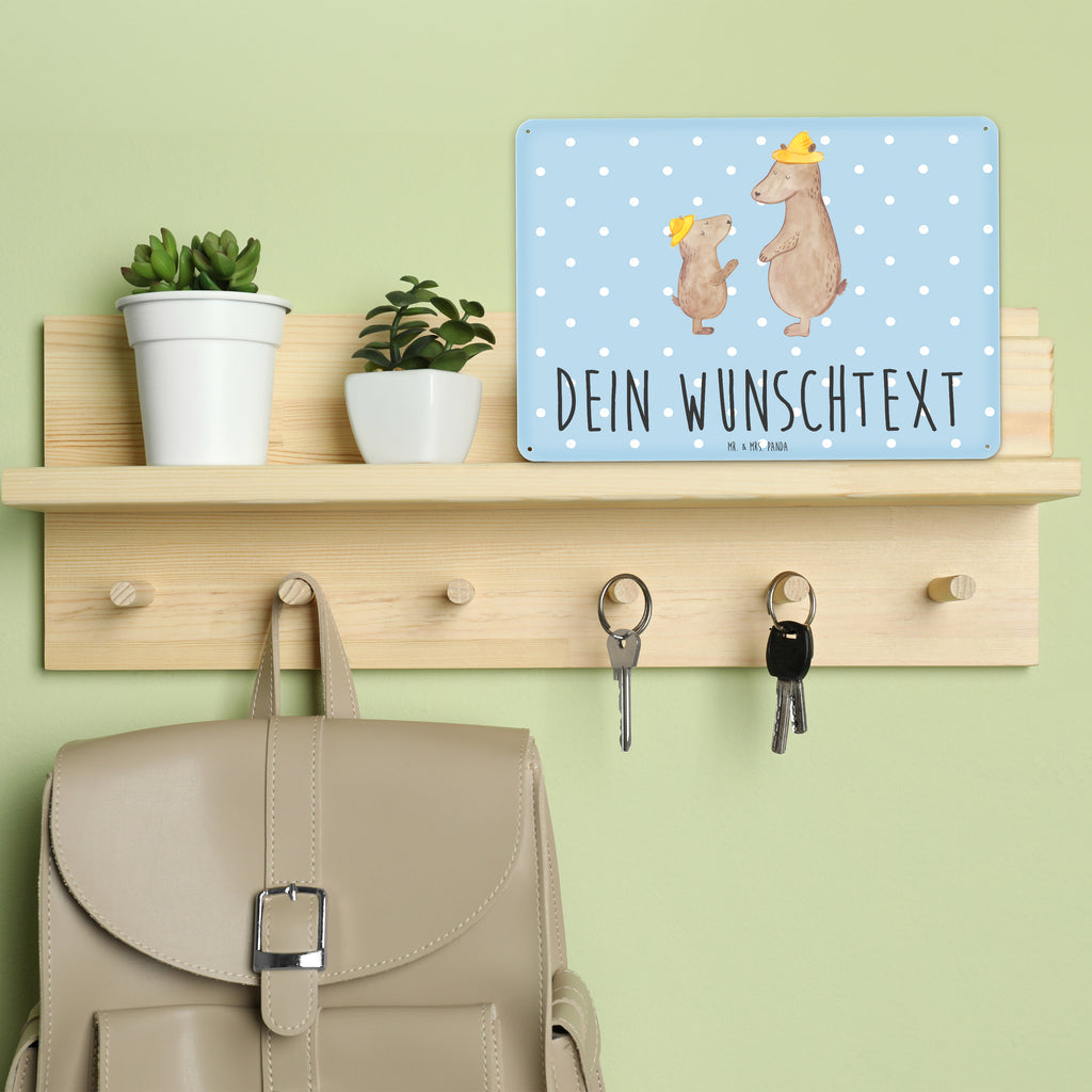 Personalisiertes Blechschild Bären mit Hut Blechschild, Metallschild, Geschenk Schild, Schild, Magnet-Metall-Schild, Deko Schild, Wandschild, Wand-Dekoration, Türschild, Familie, Vatertag, Muttertag, Bruder, Schwester, Mama, Papa, Oma, Opa, Bär, Bären, Vater, Papi, Paps, Dad, Daddy, Lieblingsmensch, Sohn, Söhne, Kind, Kinder, Vater-Sohn, Family, Vorbild