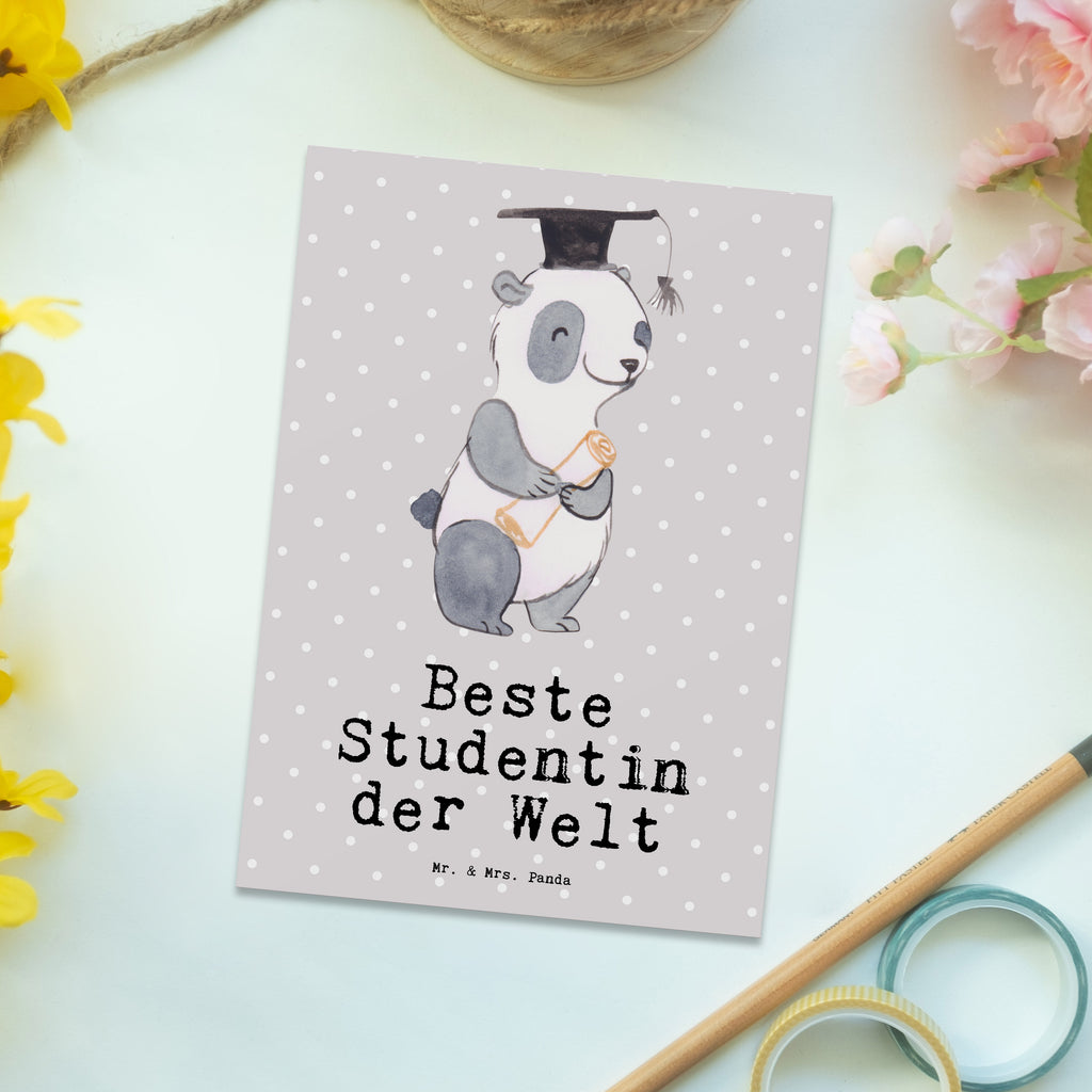 Postkarte Panda Beste Studentin der Welt Postkarte, Karte, Geschenkkarte, Grußkarte, Einladung, Ansichtskarte, Geburtstagskarte, Einladungskarte, Dankeskarte, Ansichtskarten, Einladung Geburtstag, Einladungskarten Geburtstag, für, Dankeschön, Geschenk, Schenken, Geburtstag, Geburtstagsgeschenk, Geschenkidee, Danke, Bedanken, Mitbringsel, Freude machen, Geschenktipp, Studentin, Studium, Tochter, Spaß, Musterschülerin, lustig, Studienabschluss, witzig, Universität, Abschluss, Alumni, Uni, Studenten, Hochschule