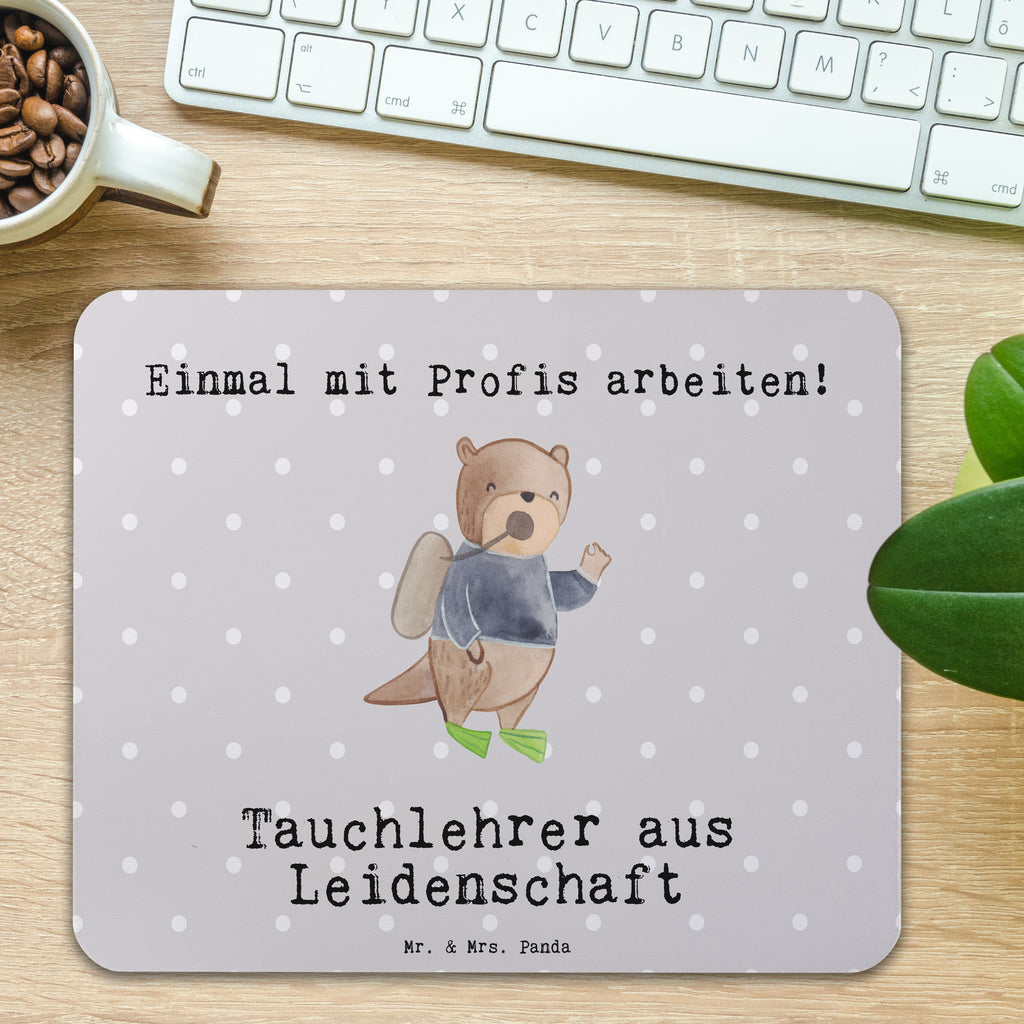 Mauspad Tauchlehrer aus Leidenschaft Mousepad, Computer zubehör, Büroausstattung, PC Zubehör, Arbeitszimmer, Mauspad, Einzigartiges Mauspad, Designer Mauspad, Mausunterlage, Mauspad Büro, Beruf, Ausbildung, Jubiläum, Abschied, Rente, Kollege, Kollegin, Geschenk, Schenken, Arbeitskollege, Mitarbeiter, Firma, Danke, Dankeschön