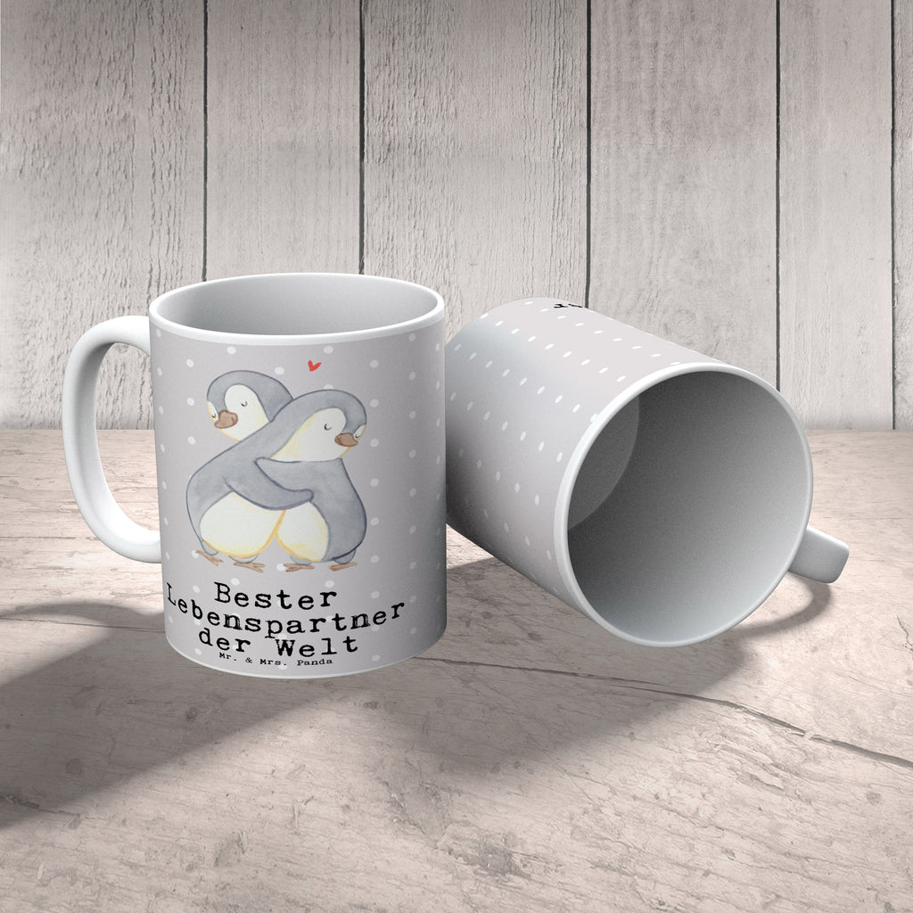 Tasse Pinguin Bester Lebenspartner der Welt Tasse, Kaffeetasse, Teetasse, Becher, Kaffeebecher, Teebecher, Keramiktasse, Porzellantasse, Büro Tasse, Geschenk Tasse, Tasse Sprüche, Tasse Motive, Kaffeetassen, Tasse bedrucken, Designer Tasse, Cappuccino Tassen, Schöne Teetassen, für, Dankeschön, Geschenk, Schenken, Geburtstag, Geburtstagsgeschenk, Geschenkidee, Danke, Bedanken, Mitbringsel, Freude machen, Geschenktipp, Lebenspartner, Ehepartner, Partner, Ehemann, Ehefrau, Liebe, Freund, Freundin, Hochzeitstag, verliebt