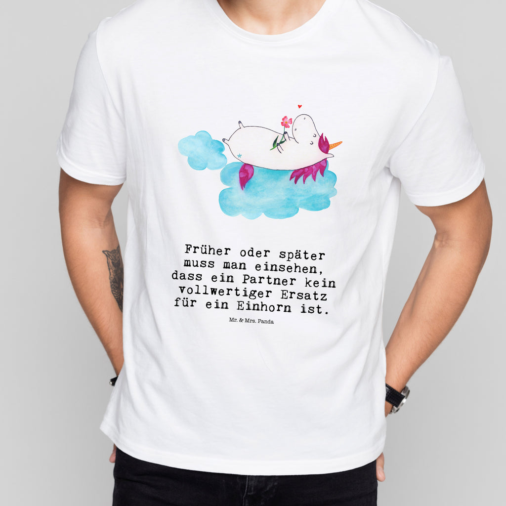 T-Shirt Standard Einhorn verliebt auf Wolke T-Shirt, Shirt, Tshirt, Lustiges T-Shirt, T-Shirt mit Spruch, Party, Junggesellenabschied, Jubiläum, Geburstag, Herrn, Damen, Männer, Frauen, Schlafshirt, Nachthemd, Sprüche, Einhorn, Einhörner, Einhorn Deko, Pegasus, Unicorn, verliebt, Liebe, Liebesbeweis, Freundin, Wolke