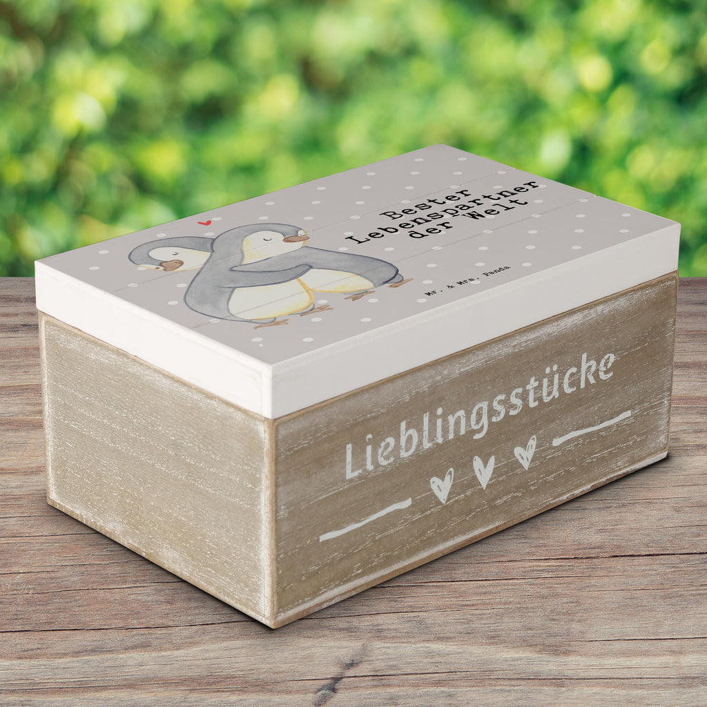 Holzkiste Pinguin Bester Lebenspartner der Welt Holzkiste, Kiste, Schatzkiste, Truhe, Schatulle, XXL, Erinnerungsbox, Erinnerungskiste, Dekokiste, Aufbewahrungsbox, Geschenkbox, Geschenkdose, für, Dankeschön, Geschenk, Schenken, Geburtstag, Geburtstagsgeschenk, Geschenkidee, Danke, Bedanken, Mitbringsel, Freude machen, Geschenktipp, Lebenspartner, Ehepartner, Partner, Ehemann, Ehefrau, Liebe, Freund, Freundin, Hochzeitstag, verliebt