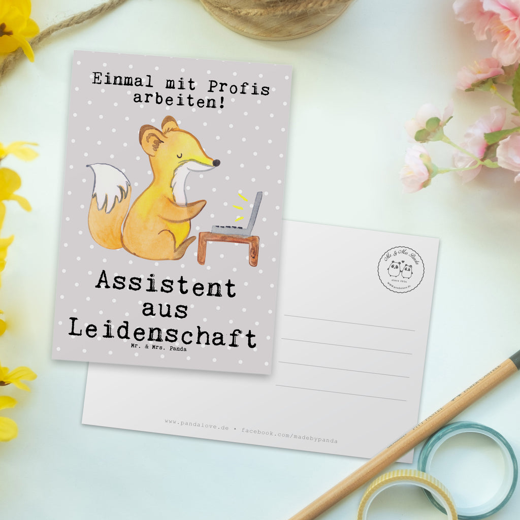 Postkarte Assistent aus Leidenschaft Postkarte, Karte, Geschenkkarte, Grußkarte, Einladung, Ansichtskarte, Geburtstagskarte, Einladungskarte, Dankeskarte, Ansichtskarten, Einladung Geburtstag, Einladungskarten Geburtstag, Beruf, Ausbildung, Jubiläum, Abschied, Rente, Kollege, Kollegin, Geschenk, Schenken, Arbeitskollege, Mitarbeiter, Firma, Danke, Dankeschön