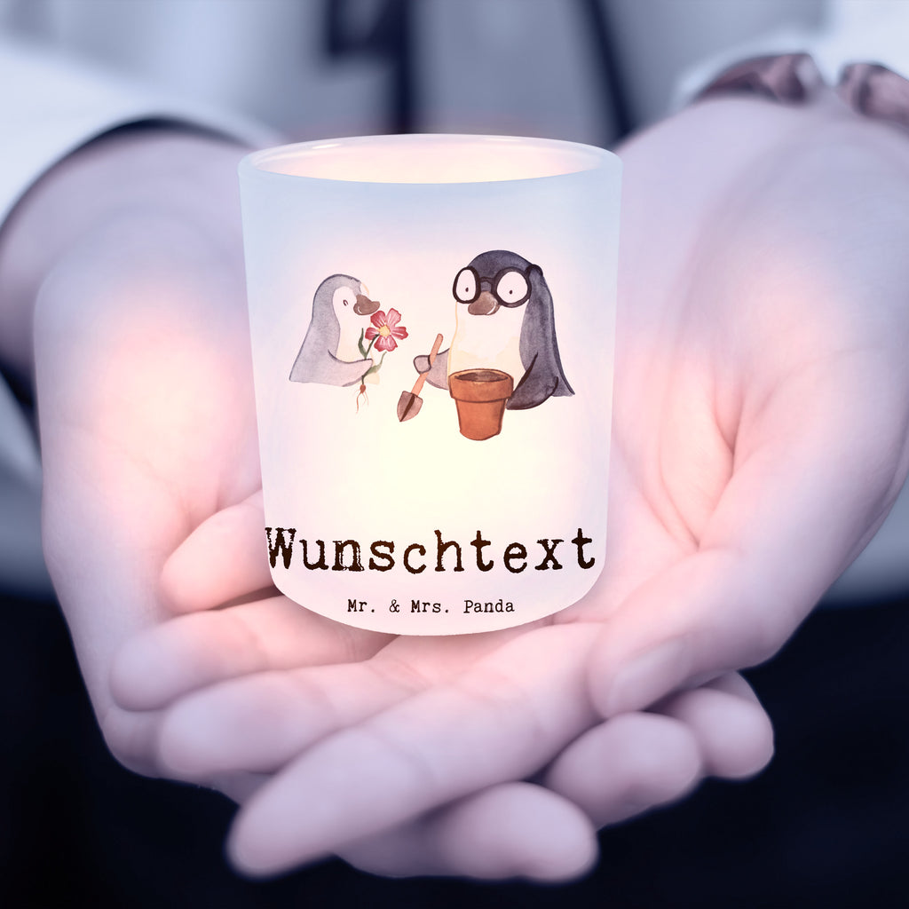 Personalisiertes Windlicht Pinguin Bester Opi der Welt Personalisiertes Windlicht, Personalisiertes Windlicht Glas, Personalisiertes Teelichtglas, Personalisierter Teelichthalter, Personalisiertes Kerzenglas, Personalisierte Kerze, Personalisiertes Teelicht, Windlicht mit Namen, Windlicht Glas mit Namen, Teelichtglas mit Namen, Teelichthalter mit Namen, Teelichter mit Namen, Kerzenglas mit Namen, Kerze mit Namen, Teelicht mit Namen, Namenspersonalisierung, Name, selbst gestalten, Wunschtext, Bedrucken, für, Dankeschön, Geschenk, Schenken, Geburtstag, Geburtstagsgeschenk, Geschenkidee, Danke, Bedanken, Mitbringsel, Freude machen, Geschenktipp, Großvater, Grossvater, Opa, Opi. Großpapa, Großeltern, Nichte, Neffe, Kleinigkeit, Oppa, Oppi, Bester