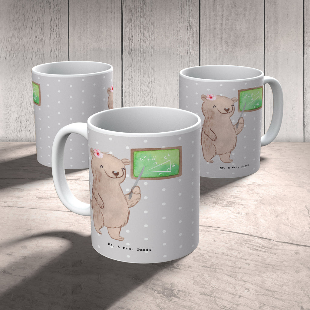 Tasse Mathematiklehrerin mit Herz Tasse, Kaffeetasse, Teetasse, Becher, Kaffeebecher, Teebecher, Keramiktasse, Porzellantasse, Büro Tasse, Geschenk Tasse, Tasse Sprüche, Tasse Motive, Kaffeetassen, Tasse bedrucken, Designer Tasse, Cappuccino Tassen, Schöne Teetassen, Beruf, Ausbildung, Jubiläum, Abschied, Rente, Kollege, Kollegin, Geschenk, Schenken, Arbeitskollege, Mitarbeiter, Firma, Danke, Dankeschön, Mathematiklehrerin, Lehramtstudent, Referendariat, Mathelehrerin, Matheunterricht, Mathe, Lehrer