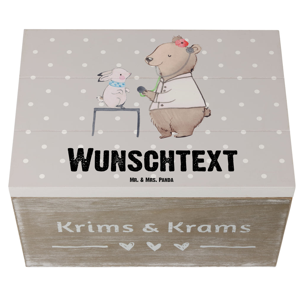 Personalisierte Holzkiste Tierärztin Herz Holzkiste mit Namen, Kiste mit Namen, Schatzkiste mit Namen, Truhe mit Namen, Schatulle mit Namen, Erinnerungsbox mit Namen, Erinnerungskiste, mit Namen, Dekokiste mit Namen, Aufbewahrungsbox mit Namen, Holzkiste Personalisiert, Kiste Personalisiert, Schatzkiste Personalisiert, Truhe Personalisiert, Schatulle Personalisiert, Erinnerungsbox Personalisiert, Erinnerungskiste Personalisiert, Dekokiste Personalisiert, Aufbewahrungsbox Personalisiert, Geschenkbox personalisiert, GEschenkdose personalisiert, Beruf, Ausbildung, Jubiläum, Abschied, Rente, Kollege, Kollegin, Geschenk, Schenken, Arbeitskollege, Mitarbeiter, Firma, Danke, Dankeschön