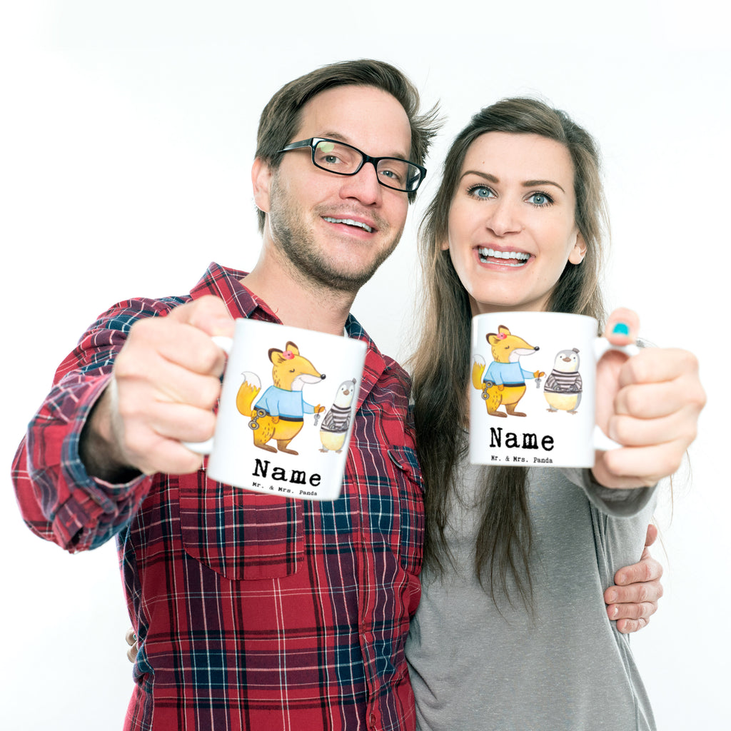 Personalisierte Tasse Justizvollzugsbeamte mit Herz Personalisierte Tasse, Namenstasse, Wunschname, Personalisiert, Tasse, Namen, Drucken, Tasse mit Namen, Beruf, Ausbildung, Jubiläum, Abschied, Rente, Kollege, Kollegin, Geschenk, Schenken, Arbeitskollege, Mitarbeiter, Firma, Danke, Dankeschön, Gefängniswärterin, Justizvollzugsbeamte