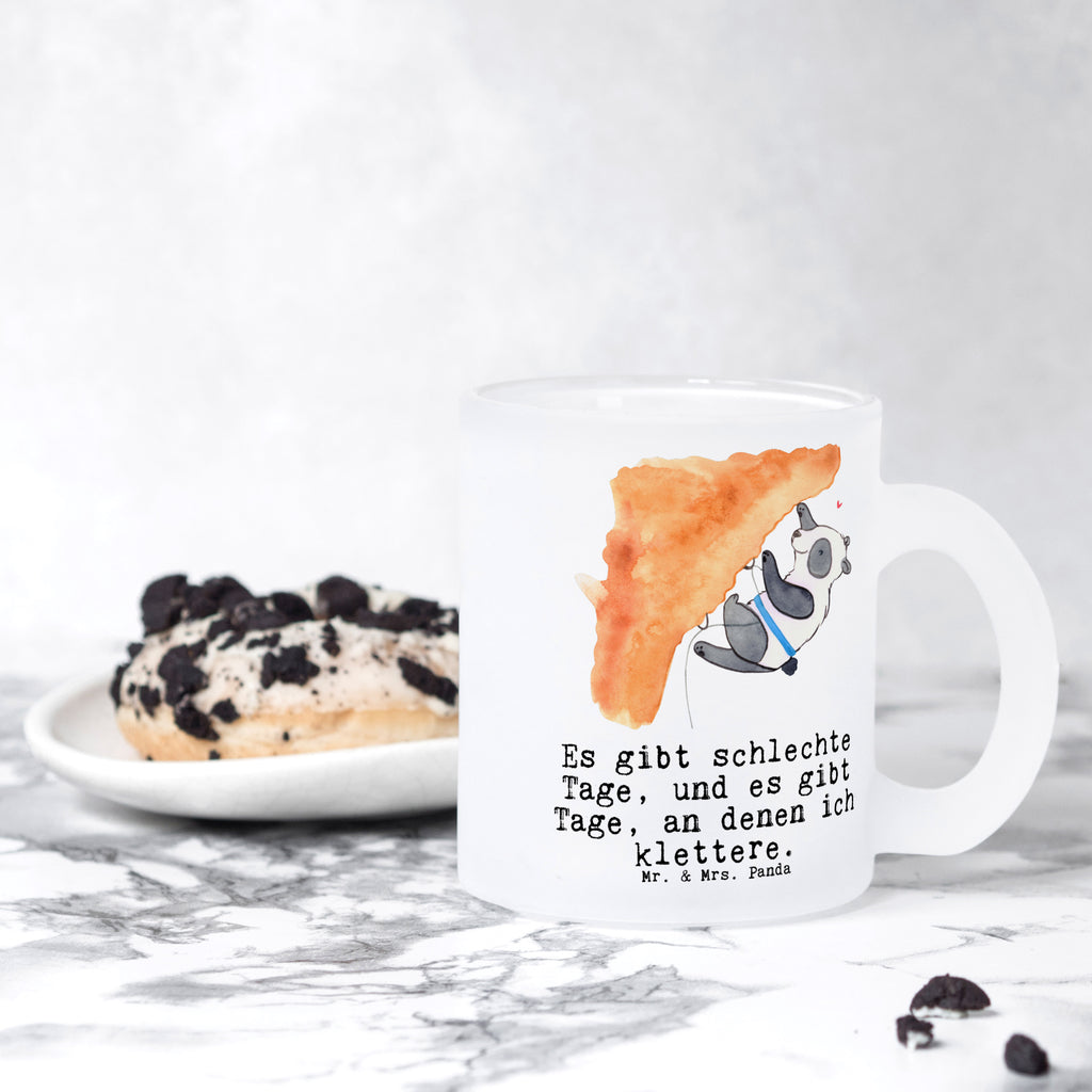 Teetasse Panda Klettern Teetasse, Teeglas, Teebecher, Tasse mit Henkel, Tasse, Glas Teetasse, Teetasse aus Glas, Geschenk, Sport, Sportart, Hobby, Schenken, Danke, Dankeschön, Auszeichnung, Gewinn, Sportler, Klettern, Bouldern, Kletterhalle, Klettersport