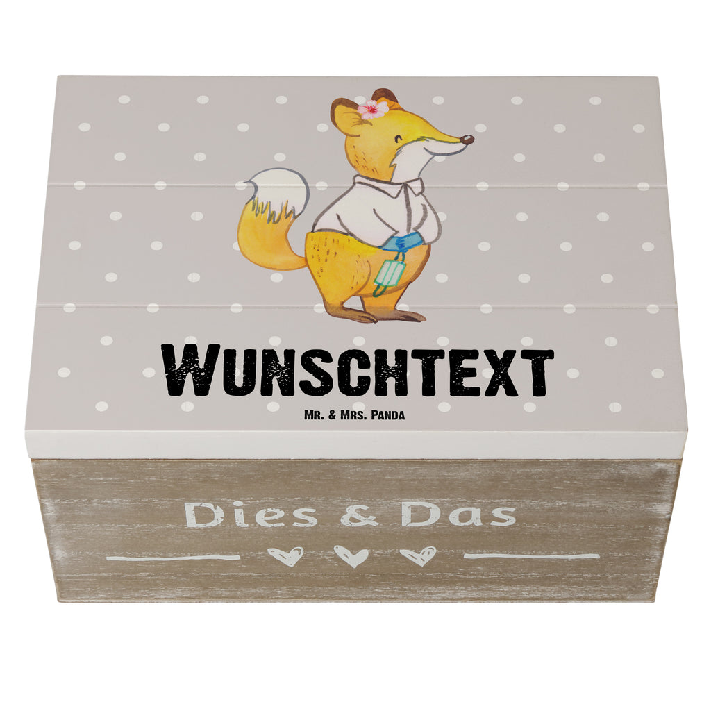 Personalisierte Holzkiste Gynäkologin Herz Holzkiste mit Namen, Kiste mit Namen, Schatzkiste mit Namen, Truhe mit Namen, Schatulle mit Namen, Erinnerungsbox mit Namen, Erinnerungskiste, mit Namen, Dekokiste mit Namen, Aufbewahrungsbox mit Namen, Holzkiste Personalisiert, Kiste Personalisiert, Schatzkiste Personalisiert, Truhe Personalisiert, Schatulle Personalisiert, Erinnerungsbox Personalisiert, Erinnerungskiste Personalisiert, Dekokiste Personalisiert, Aufbewahrungsbox Personalisiert, Geschenkbox personalisiert, GEschenkdose personalisiert, Beruf, Ausbildung, Jubiläum, Abschied, Rente, Kollege, Kollegin, Geschenk, Schenken, Arbeitskollege, Mitarbeiter, Firma, Danke, Dankeschön, Gynäkologin, Frauenärztin, Geschenk Frauenarzt nach Geburt, Geburtshilfe, Frauenarztpraxis