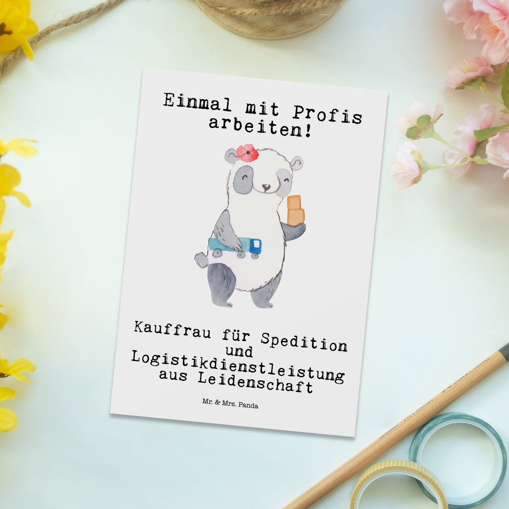 Postkarte Kauffrau für Spedition und Logistikdienstleistung aus Leidenschaft Postkarte, Karte, Geschenkkarte, Grußkarte, Einladung, Ansichtskarte, Geburtstagskarte, Einladungskarte, Dankeskarte, Ansichtskarten, Einladung Geburtstag, Einladungskarten Geburtstag, Beruf, Ausbildung, Jubiläum, Abschied, Rente, Kollege, Kollegin, Geschenk, Schenken, Arbeitskollege, Mitarbeiter, Firma, Danke, Dankeschön, Abschlussprüfung, Kauffrau für Spedition und Logistikdienstleistung, Ausbildungsgeschenk, Logistikerin, Speditionsmitarbeiterin