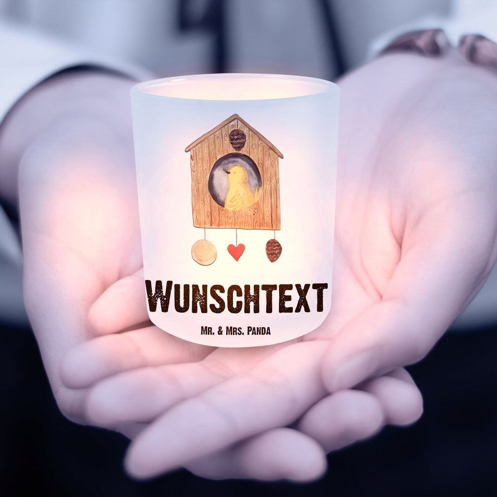 Personalisiertes Windlicht Vogel Haus Personalisiertes Windlicht, Personalisiertes Windlicht Glas, Personalisiertes Teelichtglas, Personalisierter Teelichthalter, Personalisiertes Kerzenglas, Personalisierte Kerze, Personalisiertes Teelicht, Windlicht mit Namen, Windlicht Glas mit Namen, Teelichtglas mit Namen, Teelichthalter mit Namen, Teelichter mit Namen, Kerzenglas mit Namen, Kerze mit Namen, Teelicht mit Namen, Namenspersonalisierung, Name, selbst gestalten, Wunschtext, Bedrucken, Tiermotive, Gute Laune, lustige Sprüche, Tiere, Vogel, Vögel, Vogelhaus, Vogelhäuschen, Home sweet home, Zuhause, Nest, Eigenheim, Familie, Wohnung, Haus, unser Haus, Lieblingsort, Castle