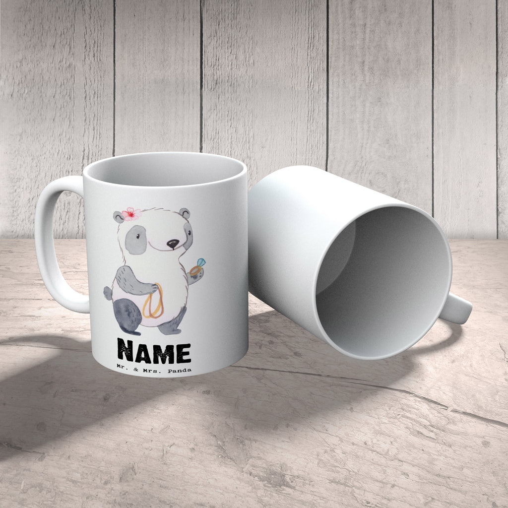 Personalisierte Tasse Schmuckverkäuferin mit Herz Personalisierte Tasse, Namenstasse, Wunschname, Personalisiert, Tasse, Namen, Drucken, Tasse mit Namen, Beruf, Ausbildung, Jubiläum, Abschied, Rente, Kollege, Kollegin, Geschenk, Schenken, Arbeitskollege, Mitarbeiter, Firma, Danke, Dankeschön, Schmuckverkäuferin, Juwelier, Goldschmied, Schmied, Schmuckwarenhändler, Schmuckgeschäft, Eröffnung