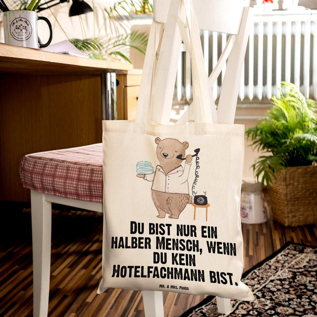 Tragetasche Hotelfachmann mit Herz Beuteltasche, Beutel, Einkaufstasche, Jutebeutel, Stoffbeutel, Tasche, Shopper, Umhängetasche, Strandtasche, Schultertasche, Stofftasche, Tragetasche, Badetasche, Jutetasche, Einkaufstüte, Laptoptasche, Beruf, Ausbildung, Jubiläum, Abschied, Rente, Kollege, Kollegin, Geschenk, Schenken, Arbeitskollege, Mitarbeiter, Firma, Danke, Dankeschön, Hotelfachmann, Hotelkaufmann, Hotelfachangestellter, Hotelier, Hoteleröffnung