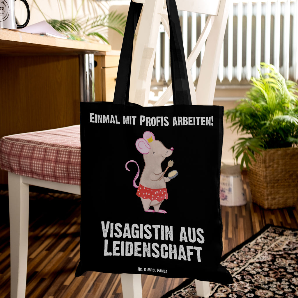 Tragetasche Visagistin aus Leidenschaft Beuteltasche, Beutel, Einkaufstasche, Jutebeutel, Stoffbeutel, Tasche, Shopper, Umhängetasche, Strandtasche, Schultertasche, Stofftasche, Tragetasche, Badetasche, Jutetasche, Einkaufstüte, Laptoptasche, Beruf, Ausbildung, Jubiläum, Abschied, Rente, Kollege, Kollegin, Geschenk, Schenken, Arbeitskollege, Mitarbeiter, Firma, Danke, Dankeschön, Kosmetikerin, Make Up Artist, Maskenbildnerin, Visagistin, Beauty Salon, Kosmetikstudio, Eröffnung